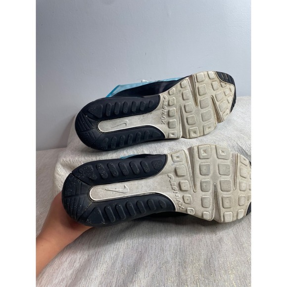 Athletic_Shoes